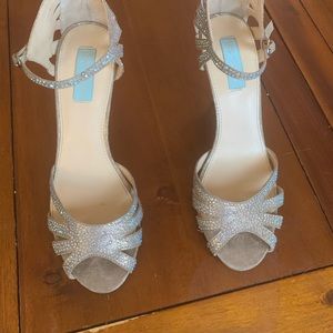 Blue by Betsey Johnson Women’S SB Sweet Pump